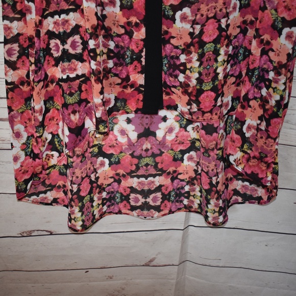 Top - Picture 4 of 6